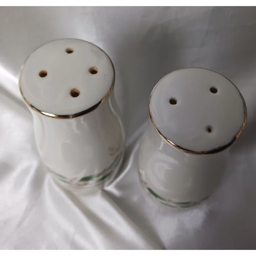 ROYAL LIMITED HOLLY HOLIDAY SALT & PEPPER SHAKER SET